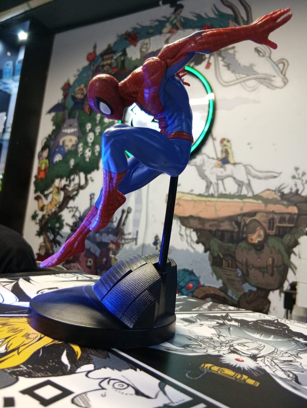 Spider-Man Classic Action Figure | Marvel Collectible Statue