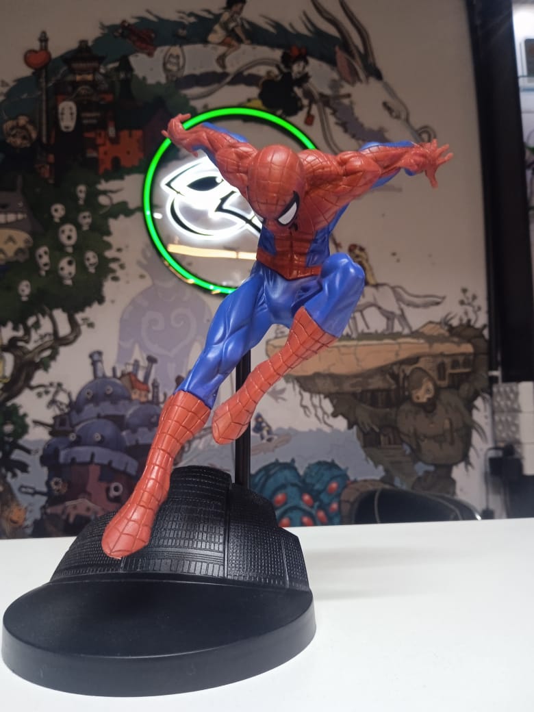 Spider-Man Classic Action Figure | Marvel Collectible Statue