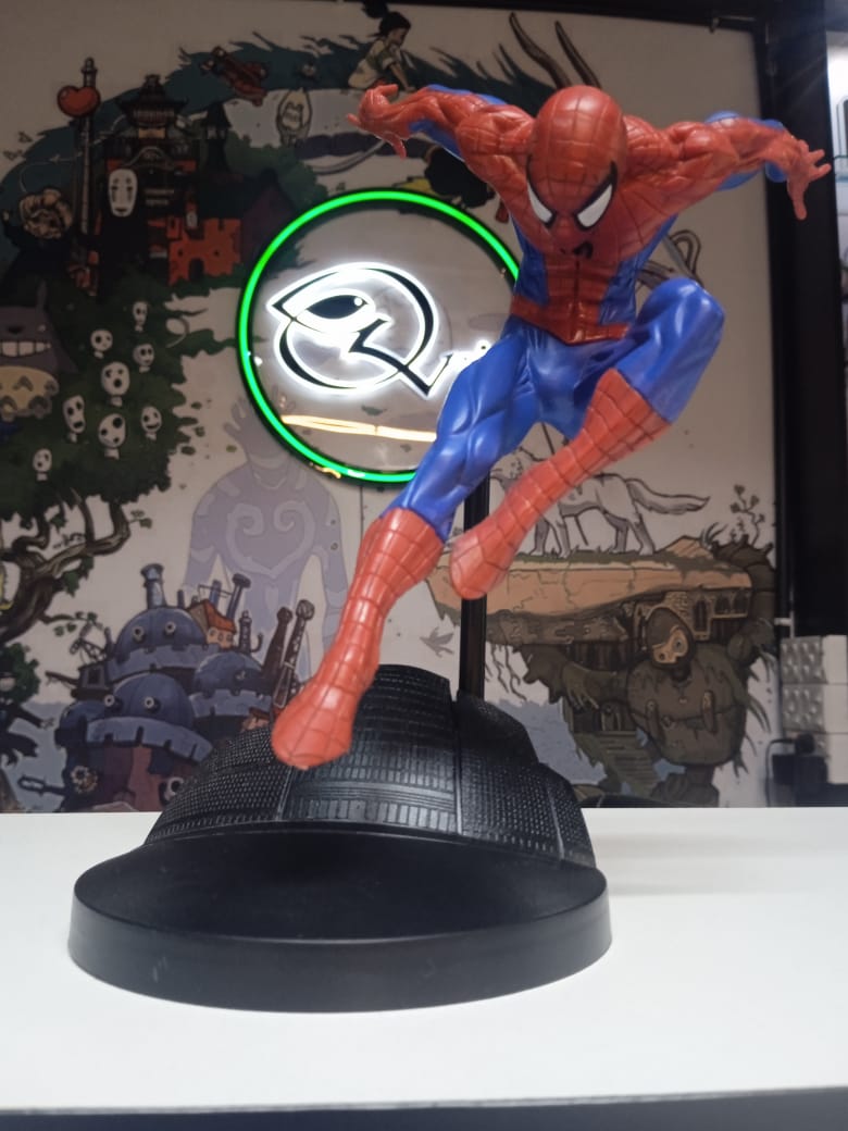 Spider-Man Classic Action Figure | Marvel Collectible Statue